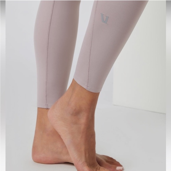 Vuori Evolve Legging Uplift Legging Dusk Pink 7/8 Length High Rise - Picture 3 of 16